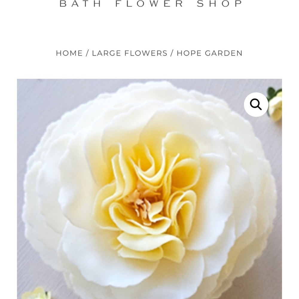 Luxurious Cream Bath Flower